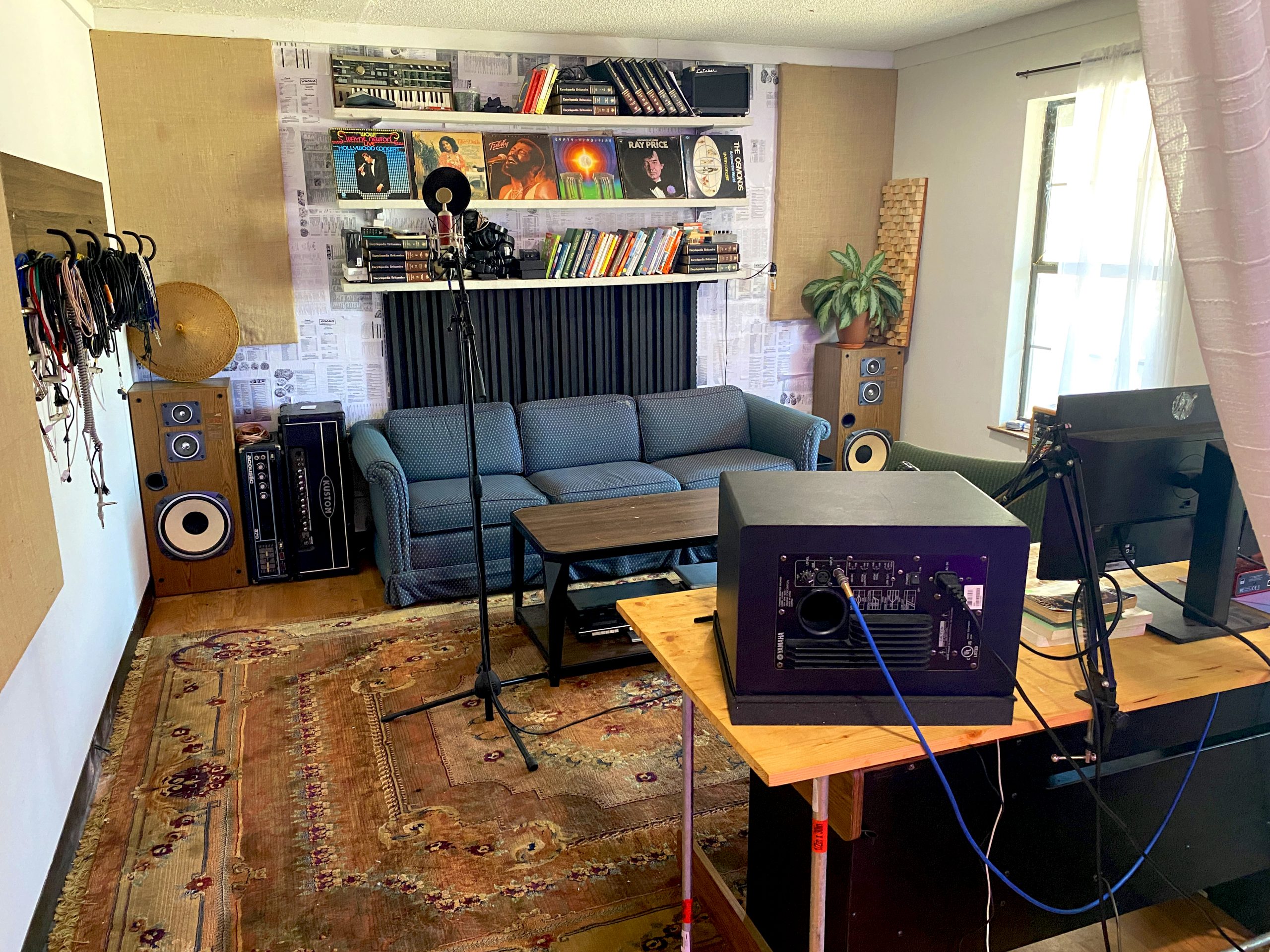 Living_Room_Atlanta_Recording_Studios_1_american sushi